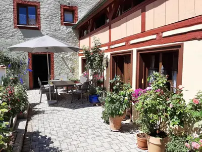 Das Gebäude in dem sich die Ferienwohnung befindet