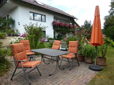 Ein Garten an der Unterkunft Ferienwohnung Kunze