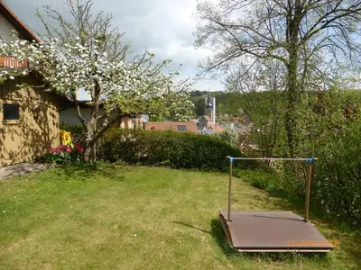 Ein Garten an der Unterkunft Ferienwohnung Kunze