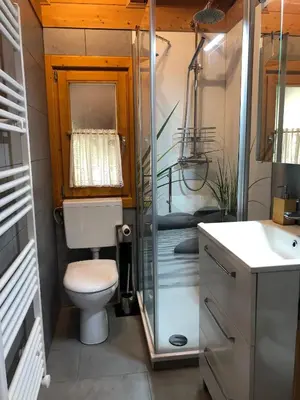 Ein Badezimmer in der Unterkunft Blockhaus Noffke