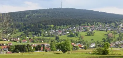 Ein allgemeiner Bergblick oder ein Berglick von der Pension aus