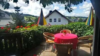Ein Garten an der Unterkunft Apartment in Eibenstock 30354