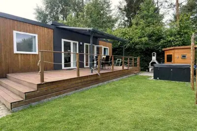 Ein Garten an der Unterkunft WA100 - Moderne Mobilheime im Oberpfälzer Seenland