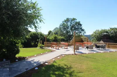 Ein Garten an der Unterkunft Pension Mois