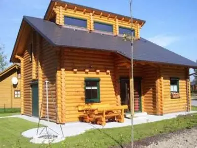 Das Gebäude in dem sich die Villa befindet