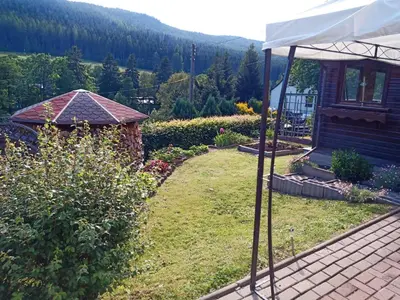 Ein allgemeiner Bergblick oder ein Berglick von der Ferienwohnung aus
