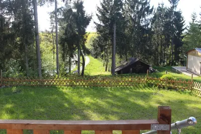 Ein Garten an der Unterkunft Zum-Seehörnchen Haus Fuchs