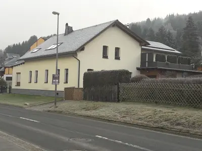 Das Gebäude in dem sich die Ferienwohnung befindet
