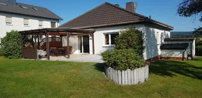 Ein Garten an der Unterkunft Ferienhaus Gemütlichkeit