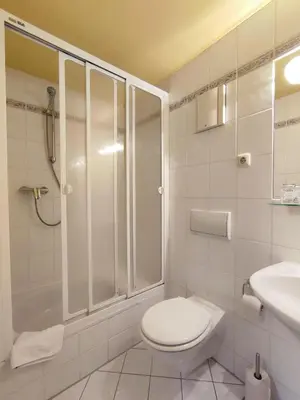 Ein Badezimmer in der Unterkunft Auersberg Haus