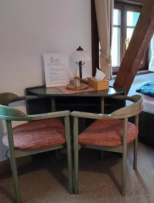 Ein Sitzbereich in der Unterkunft Auersberg Haus