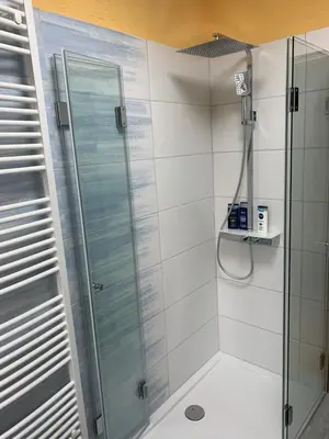 Ein Badezimmer in der Unterkunft FeWo direkt am Loipeneinstieg, Lademöglichkeit E-Auto!