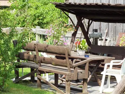 Ein Garten an der Unterkunft Landgasthof Zur Mühle