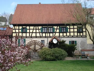 Ein Garten an der Unterkunft Hotel-Restaurant Bergmühle