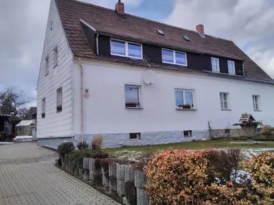 Das Gebäude in dem sich die Ferienwohnung befindet