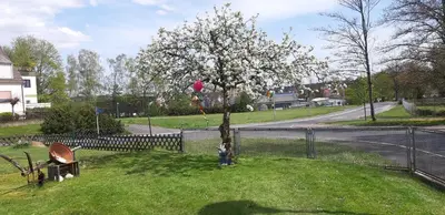 Ein Garten an der Unterkunft Ferienwohnung Heidi