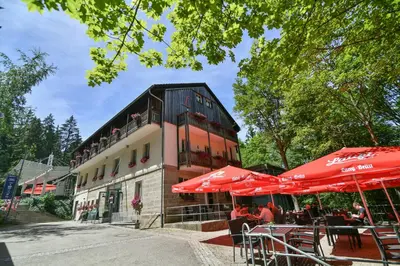 Das Gebäude in dem sich das Hotel befindet
