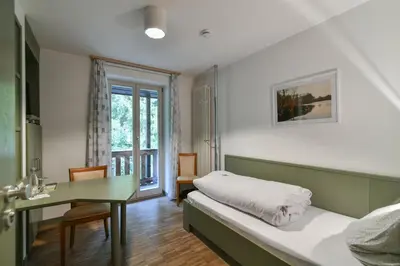 Ein Sitzbereich in der Unterkunft Luisenburg Resort
