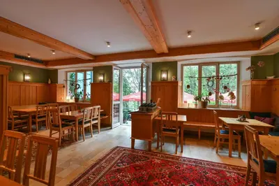 Ein Restaurant oder anderes Speiselokal in der Unterkunft Luisenburg Resort