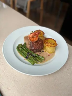 Essen im Hotel oder in der Nähe