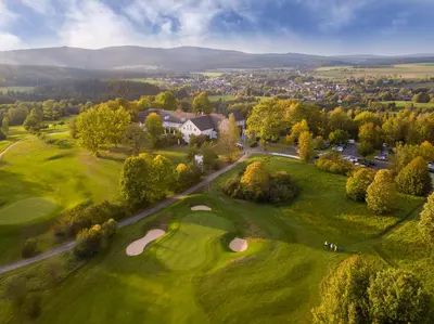 Ein allgemeiner Bergblick oder ein Berglick von des Hotels aus