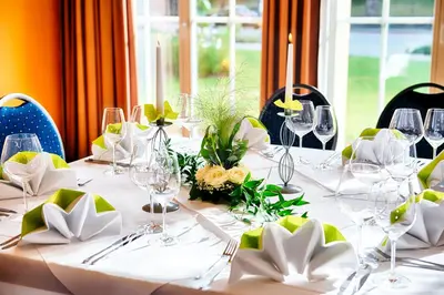 Ein Restaurant oder anderes Speiselokal in der Unterkunft Taste Hotel Kulmbach