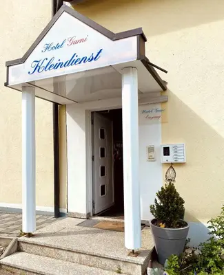 Eine Fassade oder ein Eingang zu Hotel garni Kleindienst