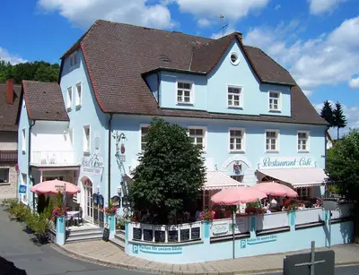 Das Gebäude in dem sich das Hotel befindet