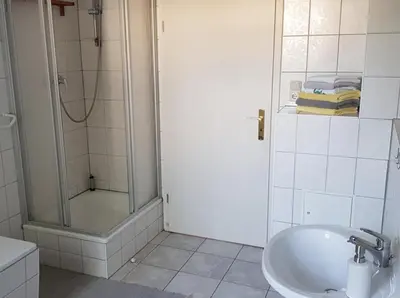 Ein Badezimmer in der Unterkunft Vorbeischauen in Plauen 2