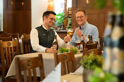 Gäste, die in der Unterkunft Sperber Bräu - 3-Sterne-Superior Hotel mit Gasthof und eigener Brauerei - kein Ruhetag übernachten