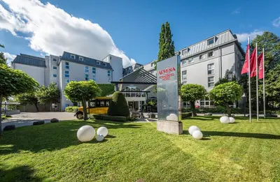 Ein Garten an der Unterkunft ARVENA Kongress Hotel - Hotel in der Wagnerstadt