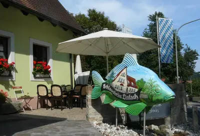 Ein Garten an der Unterkunft Gasthof Schloßbräu Lintach