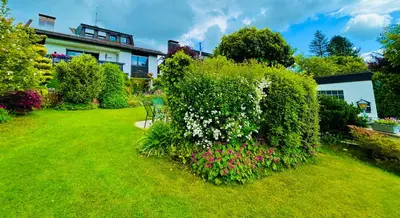Ein Garten an der Unterkunft Ferienwohnung Boller II