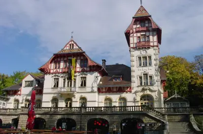 Das Gebäude in dem sich das Hotel befindet