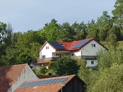 Das Gebäude in dem sich die Ferienwohnung befindet