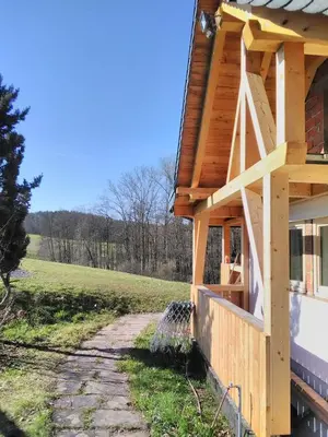 Das Gebäude in dem sich die Ferienwohnung befindet