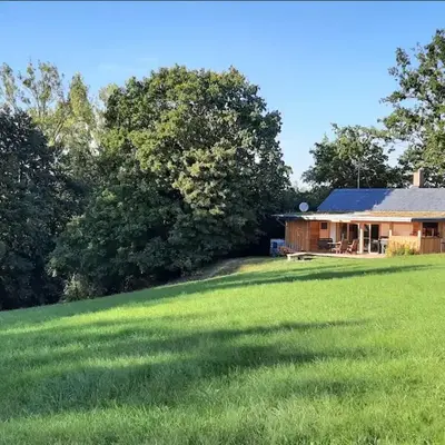 Jagdhaus im Grünen