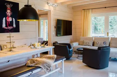 Ein Sitzbereich in der Unterkunft Chalet Bischofsmühle