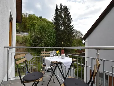 Ein Balkon oder eine Terrasse in der Unterkunft Apartment in Tannesberg mit Balkon