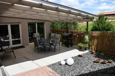 Ein Garten an der Unterkunft Ferienwohnung „Frosch“