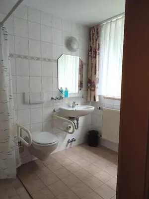 Ein Badezimmer in der Unterkunft Gockescher Hahn