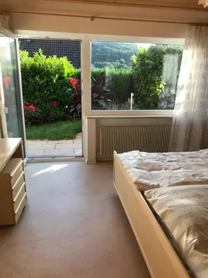 Ein Bett oder Betten in einem Zimmer der Unterkunft Ferienwohnung mit Terrasse bei Nürnberg
