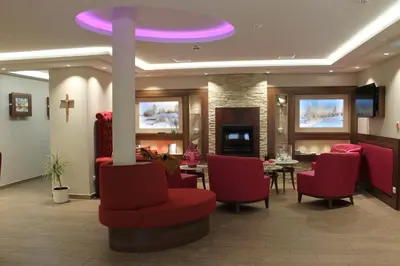 Ein Sitzbereich in der Unterkunft Hotel Number One