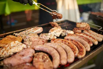 Ein für Gäste verfügbarer Grill im Hotel