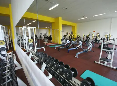 Das Fitnesscenter und/oder die Fitnesseinrichtungen in der Unterkunft Sportpark Rabenberg