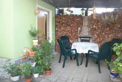 Ein Patio oder anderer Außenbereich in der Unterkunft Ferienwohnung am Querweg