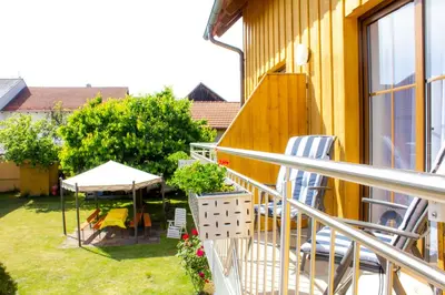 Ein Garten an der Unterkunft Hotel Pension Fleischmann