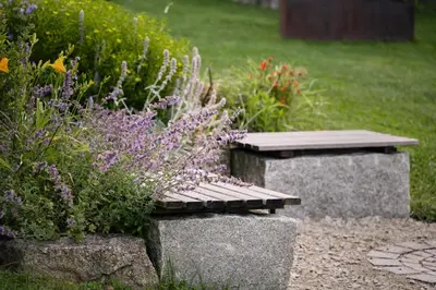 Ein Garten an der Unterkunft BLEIBE VIER Ferienwohnungen