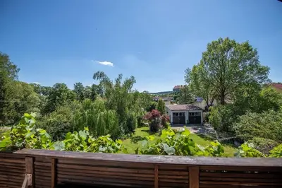 Ein Garten an der Unterkunft Ferienwohnung Schieder