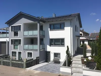 Das Gebäude in dem sich die Ferienwohnung befindet